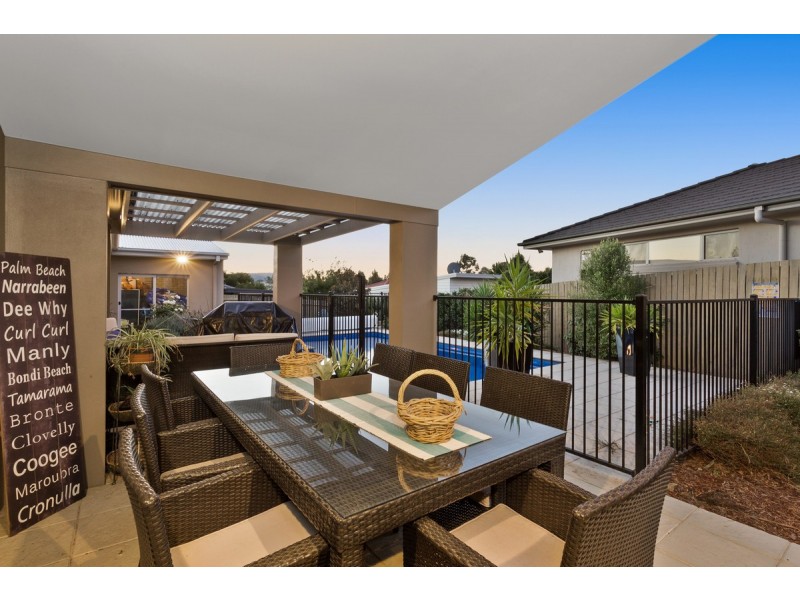 2 Allnutt Crescent, Forde ACT 2914