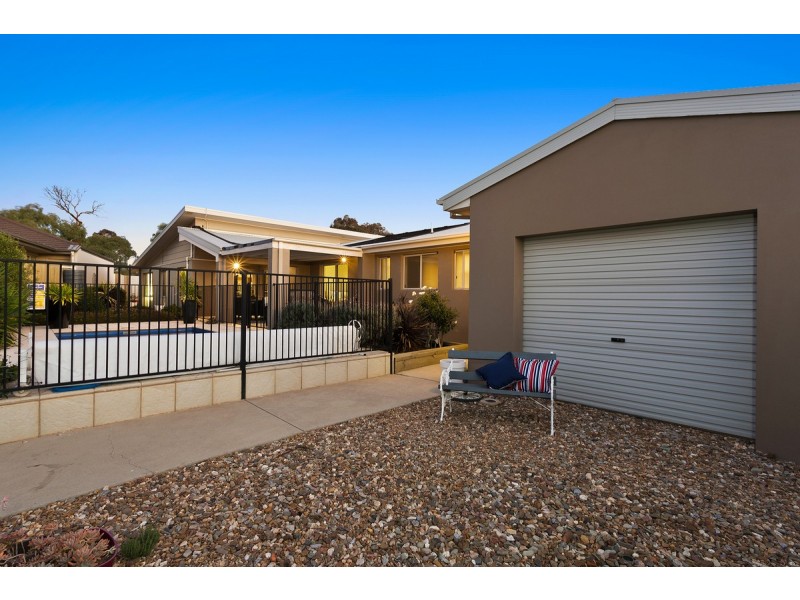 2 Allnutt Crescent, Forde ACT 2914
