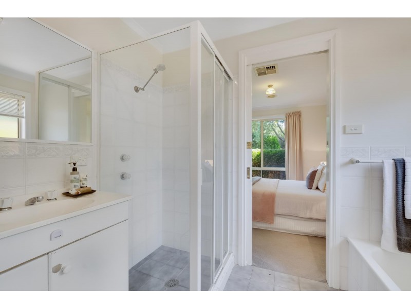 33 Corringle Close, Amaroo ACT 2914