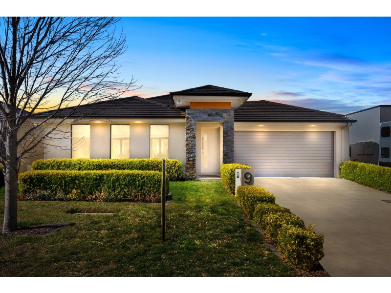 9 Loma Rudduck Street, Forde ACT 2914