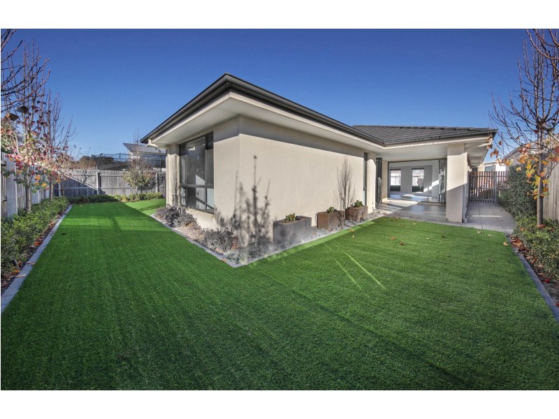 9 Loma Rudduck Street, Forde ACT 2914