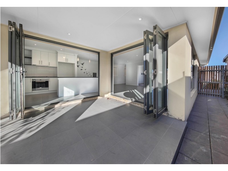 9 Loma Rudduck Street, Forde ACT 2914