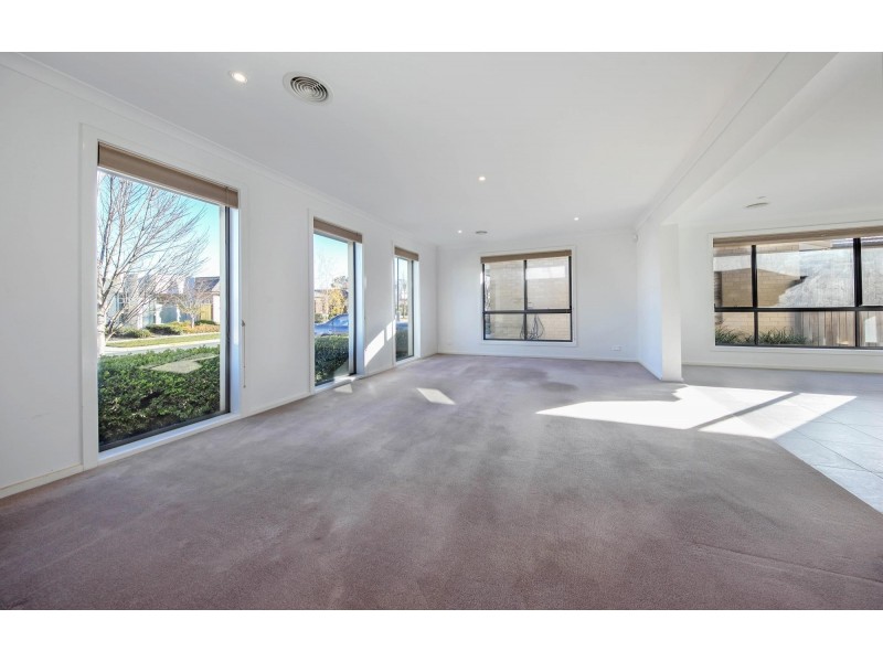 9 Loma Rudduck Street, Forde ACT 2914