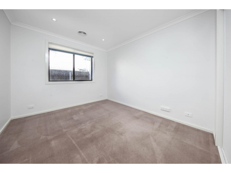 9 Loma Rudduck Street, Forde ACT 2914