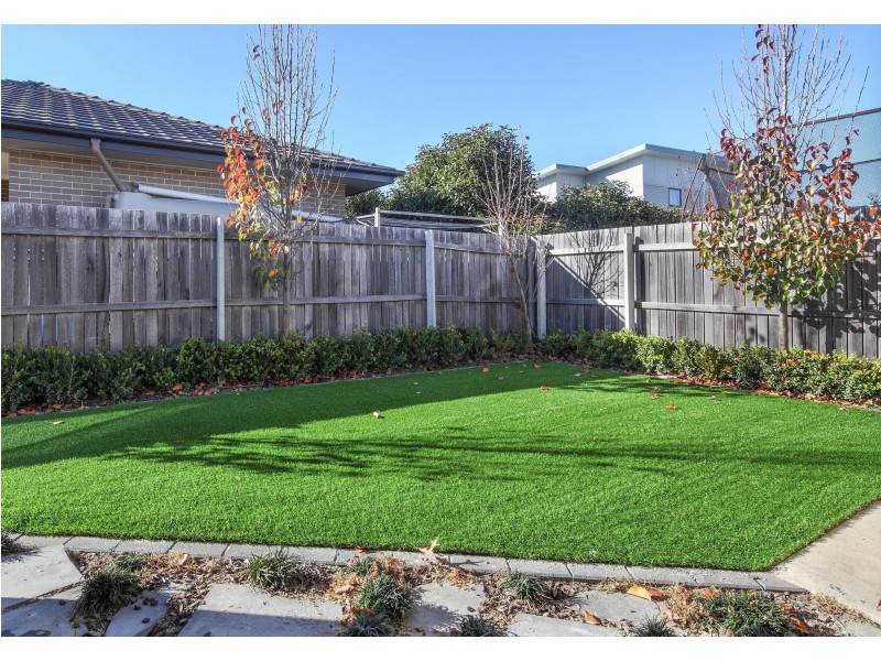 9 Loma Rudduck Street, Forde ACT 2914