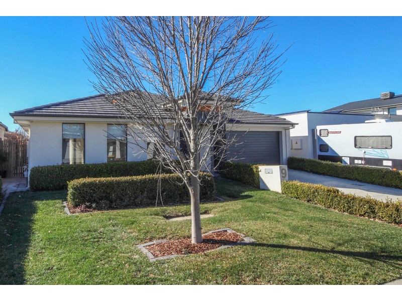9 Loma Rudduck Street, Forde ACT 2914