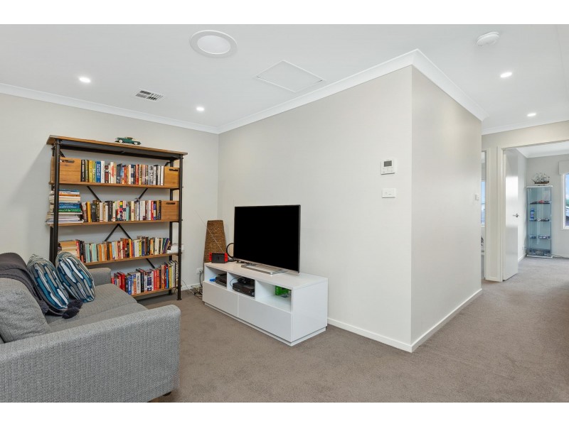 7/21 Francis Forde Boulevard, Forde ACT 2914