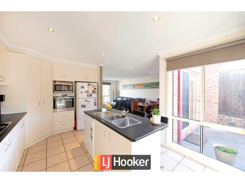 213 Anthony Rolfe Avenue, Gungahlin ACT 2912