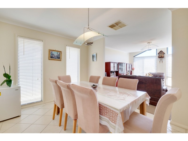 26 Mary Gillespie Avenue, Gungahlin ACT 2912