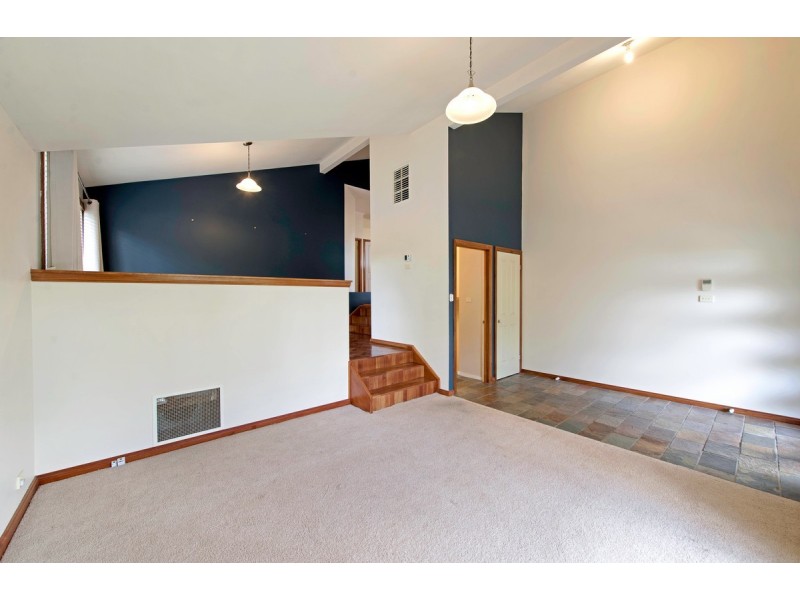 12 Callaway Crescent, Gordon ACT 2906