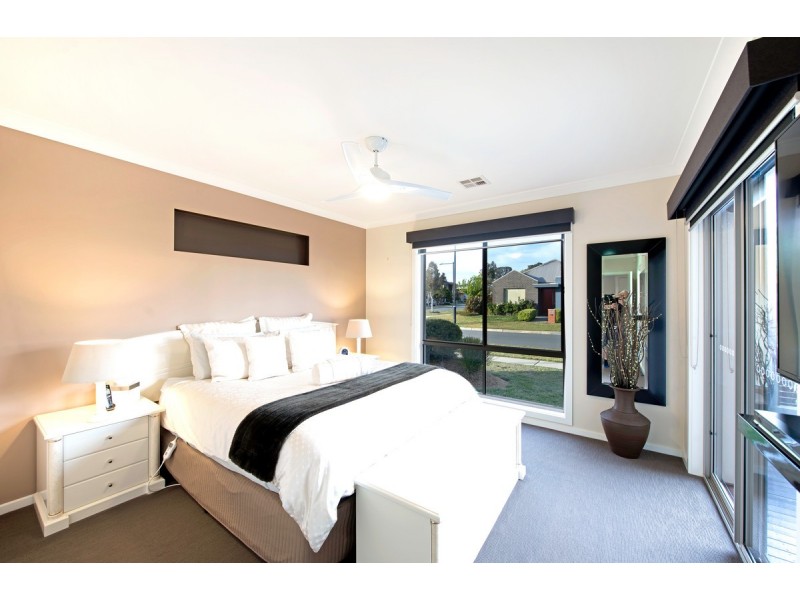 6 Ivy Kent Street, Forde ACT 2914