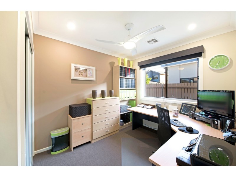 6 Ivy Kent Street, Forde ACT 2914