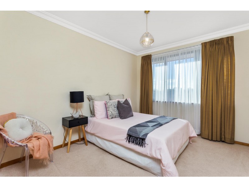 69 Mackellar Crescent, Cook ACT 2614