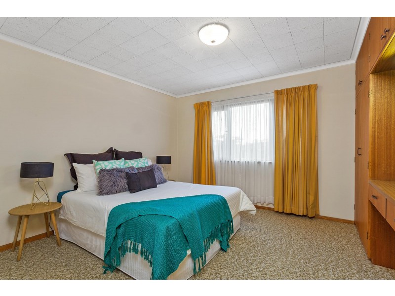 69 Mackellar Crescent, Cook ACT 2614