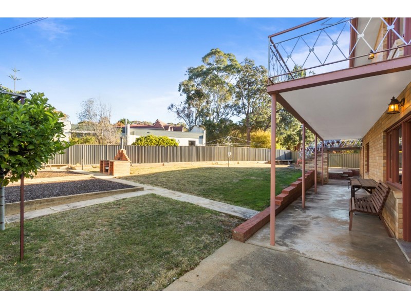 69 Mackellar Crescent, Cook ACT 2614