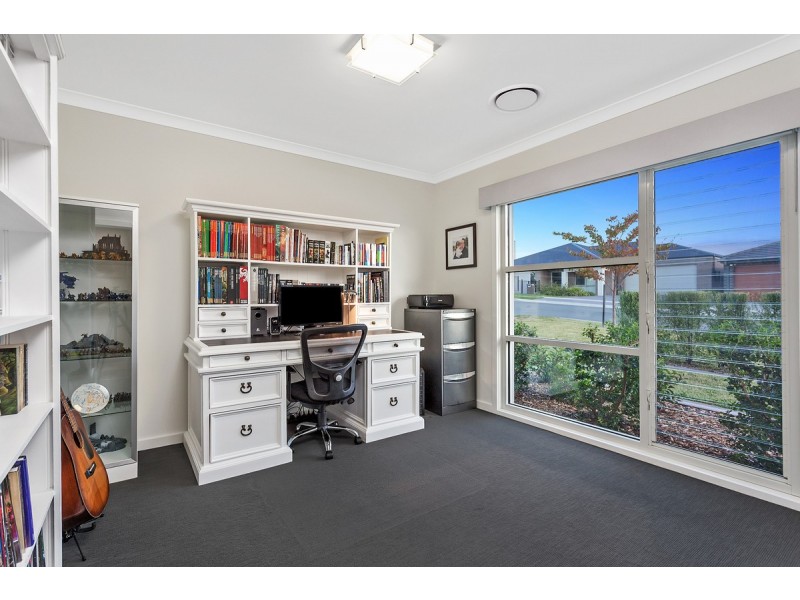 21 McTavish Street, Googong NSW 2620