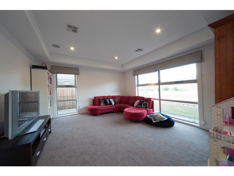 9 Blizzard Circuit, Forde ACT 2914