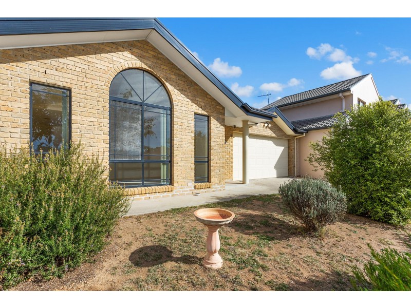 6 Bendora Crescent, Palmerston ACT 2913