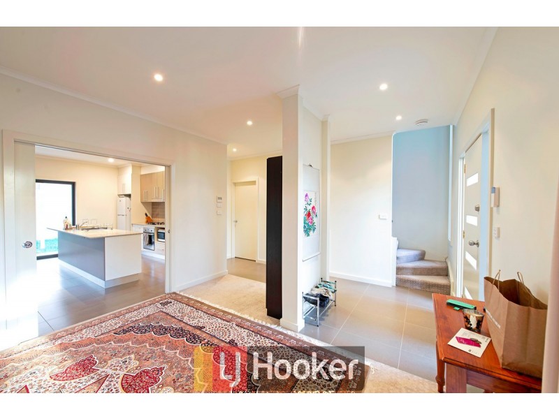 8 Devlin Street, Gungahlin ACT 2912