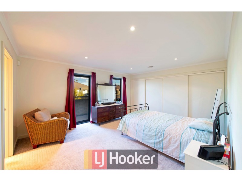 8 Devlin Street, Gungahlin ACT 2912