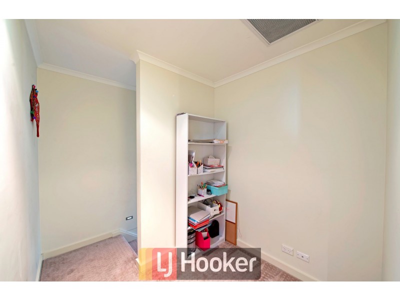 8 Devlin Street, Gungahlin ACT 2912