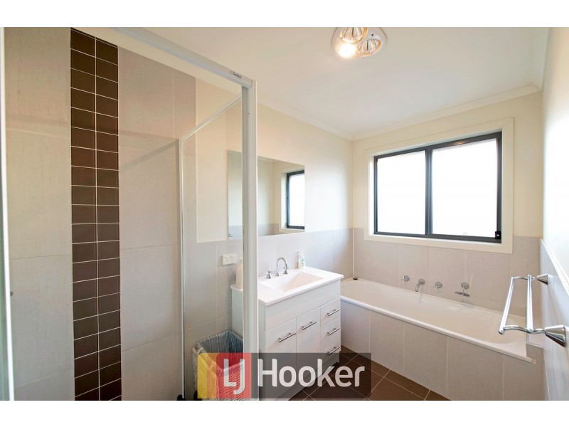 8 Devlin Street, Gungahlin ACT 2912