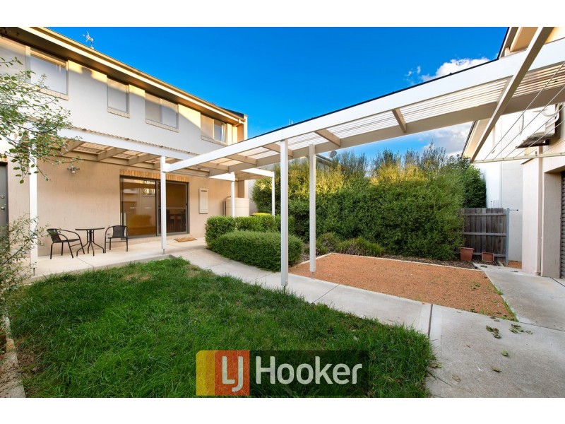 8 Devlin Street, Gungahlin ACT 2912