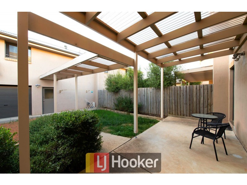 8 Devlin Street, Gungahlin ACT 2912