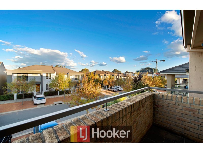 8 Devlin Street, Gungahlin ACT 2912