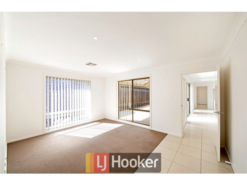 14 Walter Croker Street, Casey ACT 2913