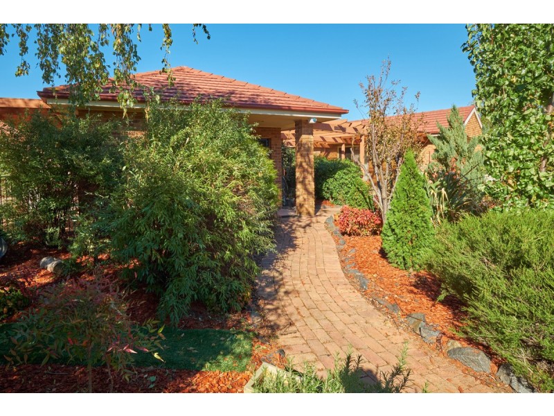 8 Evella Court, Amaroo ACT 2914