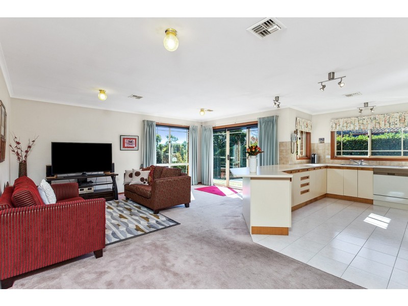 8 Aggie Place, Palmerston ACT 2913