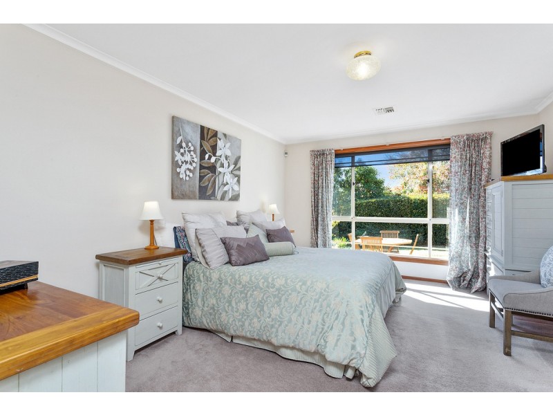 8 Aggie Place, Palmerston ACT 2913
