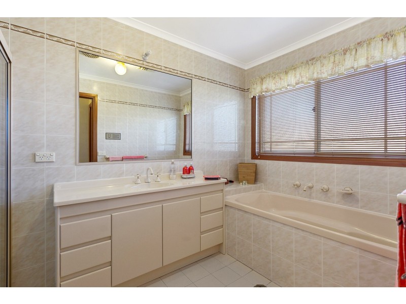 8 Aggie Place, Palmerston ACT 2913