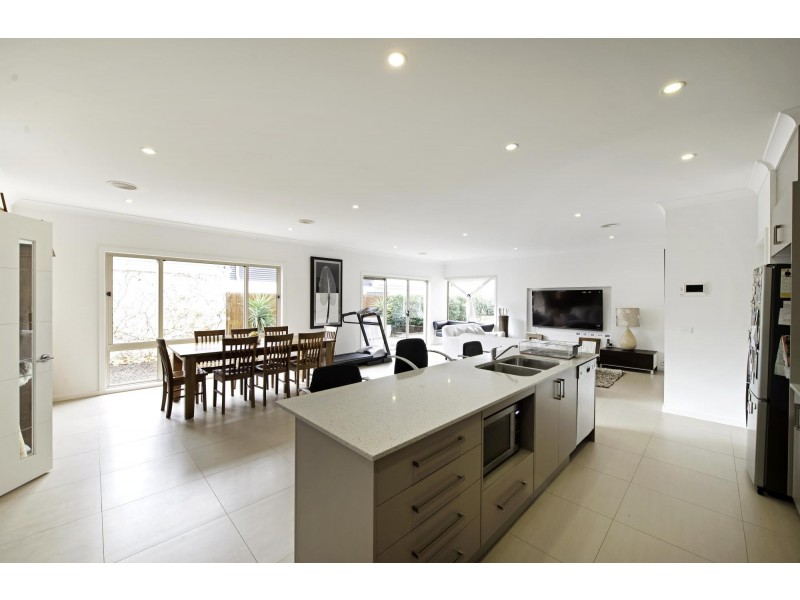 18 Turbayne Street, Forde ACT 2914