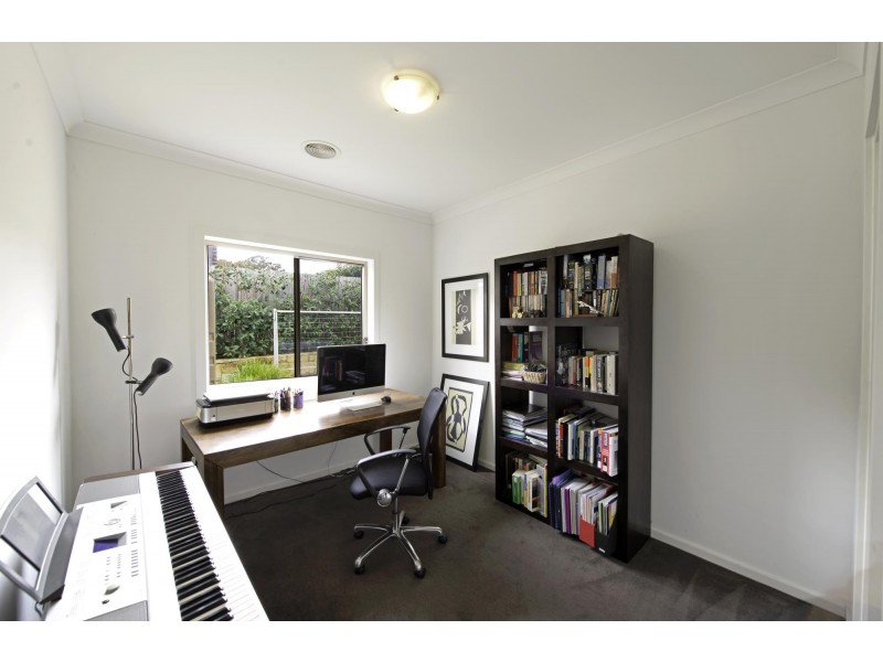 18 Turbayne Street, Forde ACT 2914