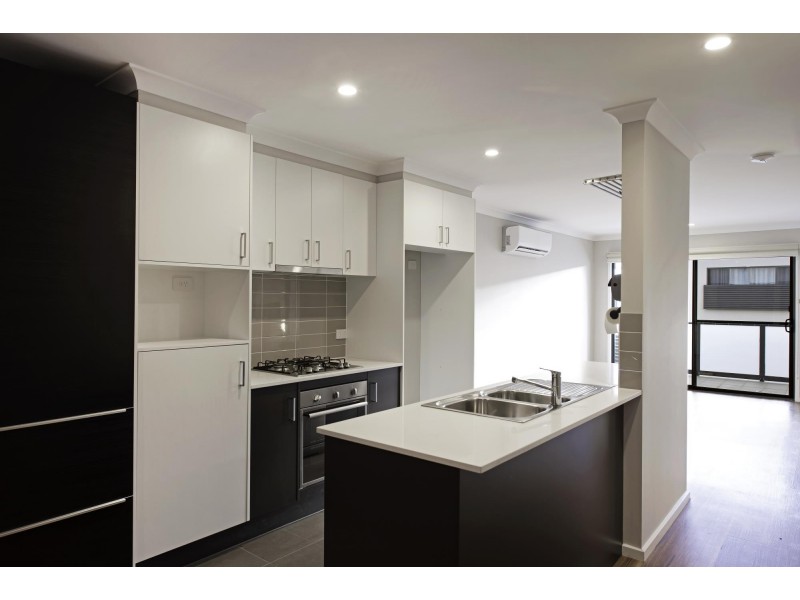 33/50 Henry Kendall Street, Franklin ACT 2913