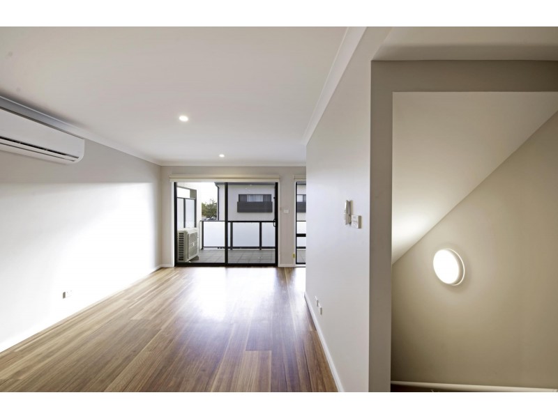 33/50 Henry Kendall Street, Franklin ACT 2913