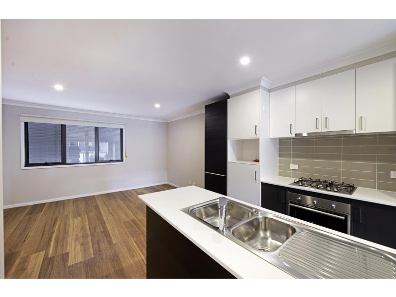 33/50 Henry Kendall Street, Franklin ACT 2913