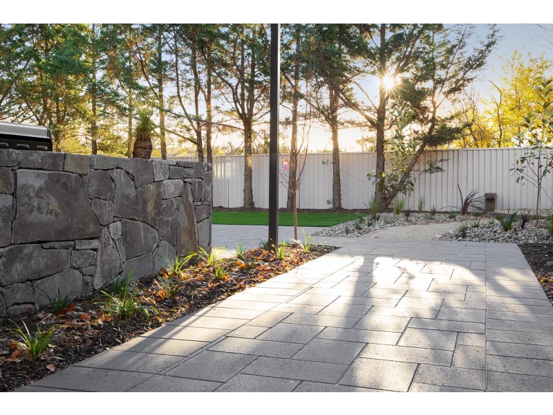 35 Macedon Crescent, Palmerston ACT 2913