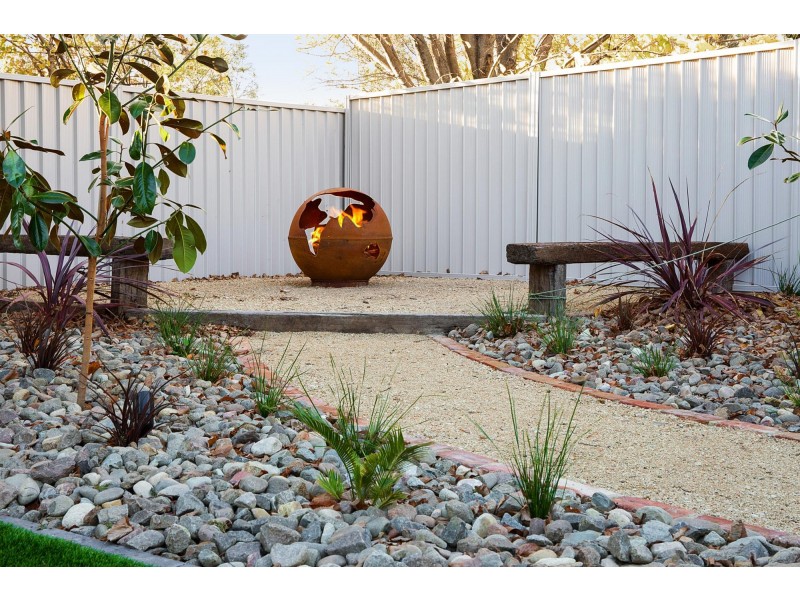 35 Macedon Crescent, Palmerston ACT 2913