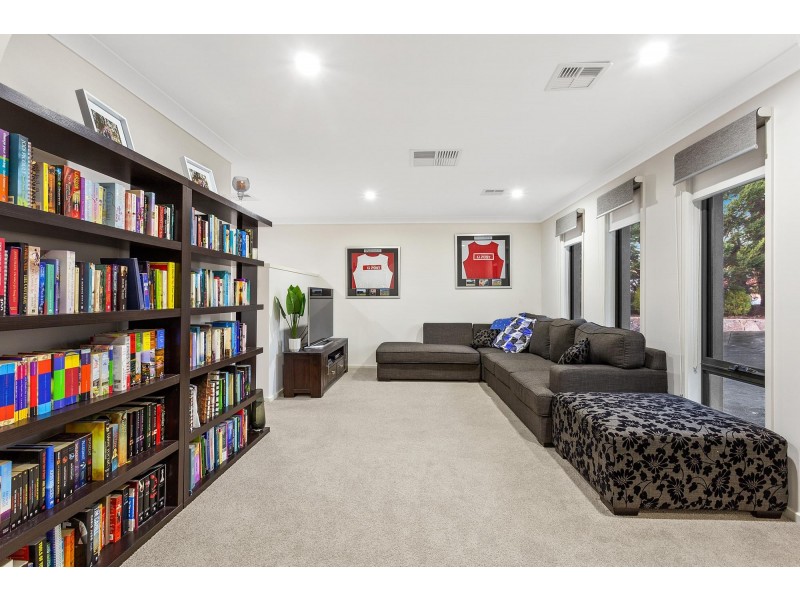 35 Macedon Crescent, Palmerston ACT 2913