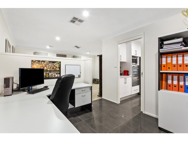 35 Macedon Crescent, Palmerston ACT 2913