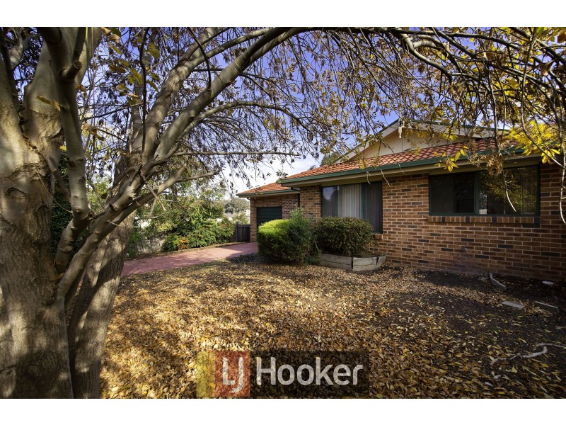 14 Leonard Close, Dunlop ACT 2615