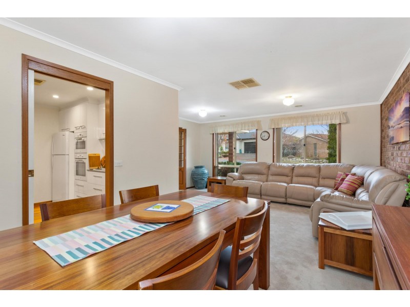 4 Augustus Close, Palmerston ACT 2913