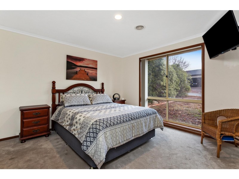 4 Augustus Close, Palmerston ACT 2913