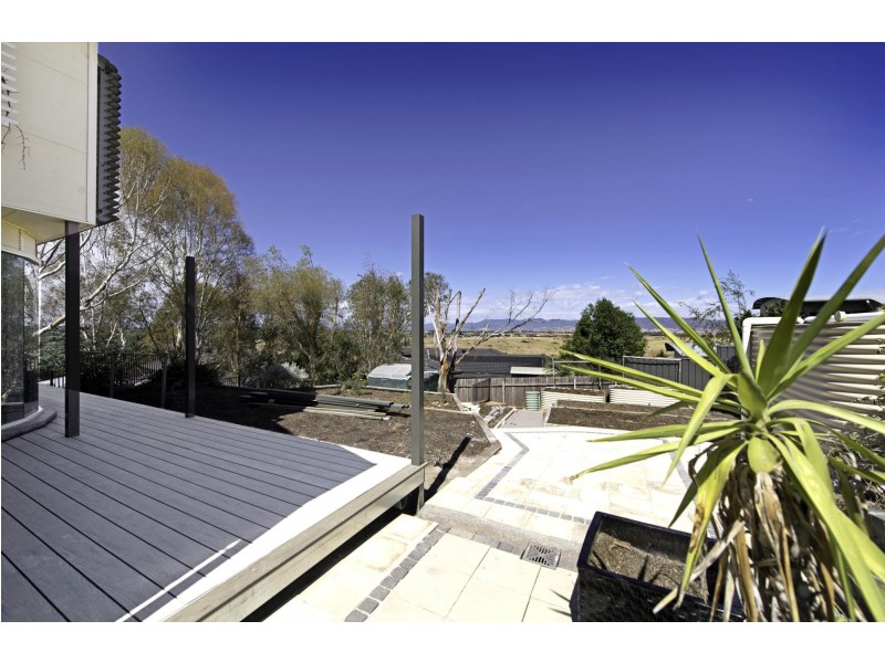 18 Pomeroy Street, Dunlop ACT 2615