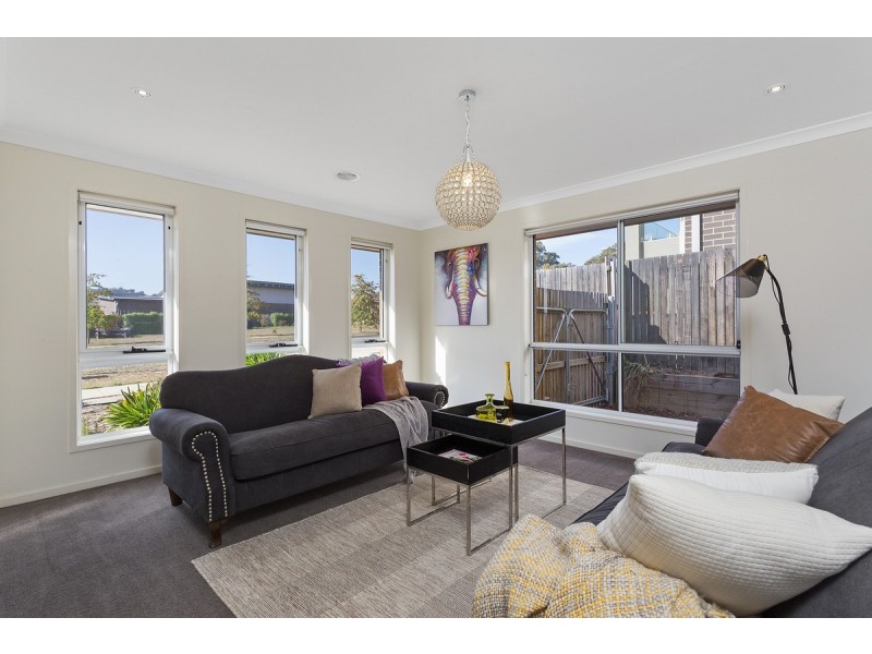 28 Handbury Way, Forde ACT 2914