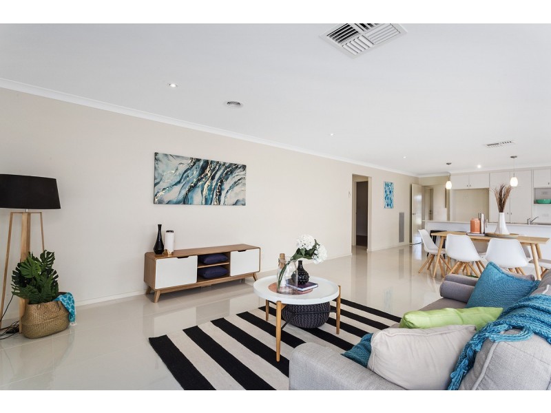 28 Handbury Way, Forde ACT 2914