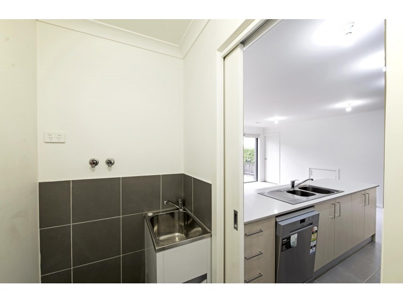 8/4 Annie Douglas Street, Casey ACT 2913